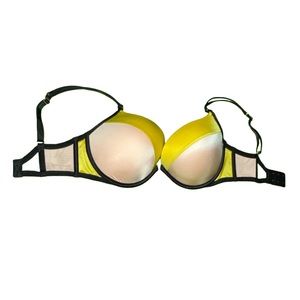 Victoria’s Secret 34DD “Very Sexy” Push-Up Bra